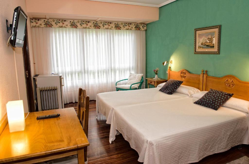 Hotel Txaraka Bermeo Esterno foto